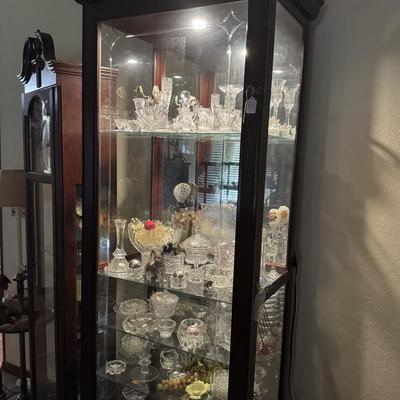 CURIO CABINET WITH CONTENTS - LOCKS!!