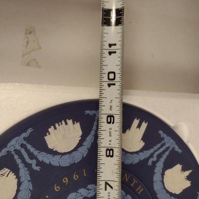 Vintage Wedgwood Decade Christmas Plate- English Points of Interest