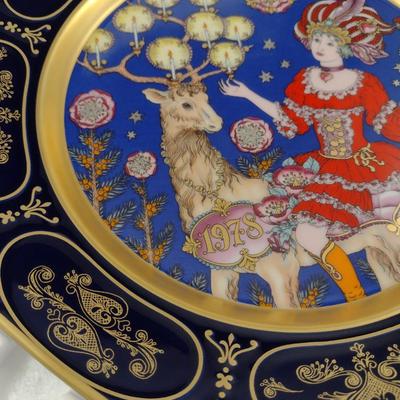Vintage 1978 Hutschenreuther Weihnachtsteller Plate with Original Box