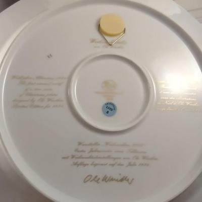 Vintage 1978 Hutschenreuther Weihnachtsteller Plate with Original Box