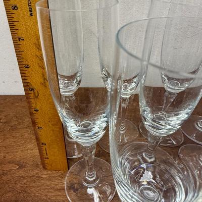 Sale Photo Thumbnail #142: Pictures show 13 glasses, but there are 14. One was found after the photos were shot.