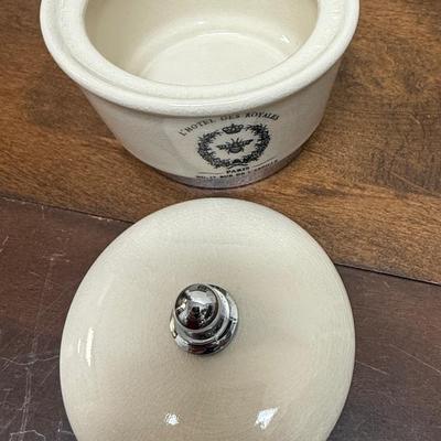Bathroom Ceramic 5 Piece Set of Toiletries Lotion Bottle Mouth Cup, Toothbrush Holder, Soap Dish, Covereds Dish, Tissue Box