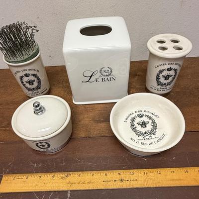 Bathroom Ceramic 5 Piece Set of Toiletries Lotion Bottle Mouth Cup, Toothbrush Holder, Soap Dish, Covereds Dish, Tissue Box