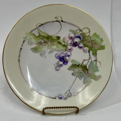Vintage 8.25" Dia. Decorative Plate Grape Bunch Limoges France