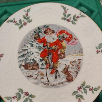 Royal Doulton 'Merry Christmas' Collector's Plates- Six Pieces