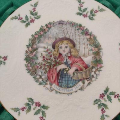 Royal Doulton 'Merry Christmas' Collector's Plates- Six Pieces