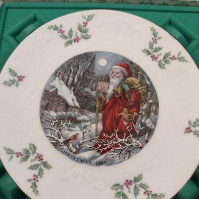 Royal Doulton 'Merry Christmas' Collector's Plates- Six Pieces
