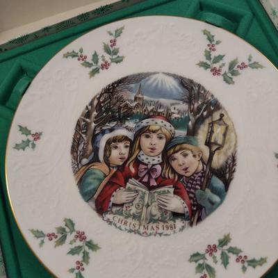 Royal Doulton 'Merry Christmas' Collector's Plates- Six Pieces