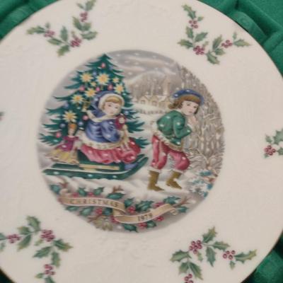 Royal Doulton 'Merry Christmas' Collector's Plates- Six Pieces