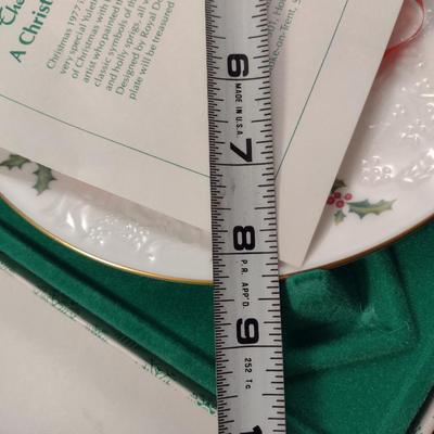 Royal Doulton 'Merry Christmas' Collector's Plates- Six Pieces
