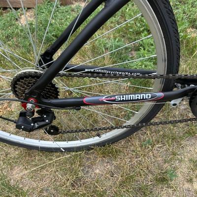 NICE SCHWINN INFINITY 7 SPEED MOUNTAIN BIKE