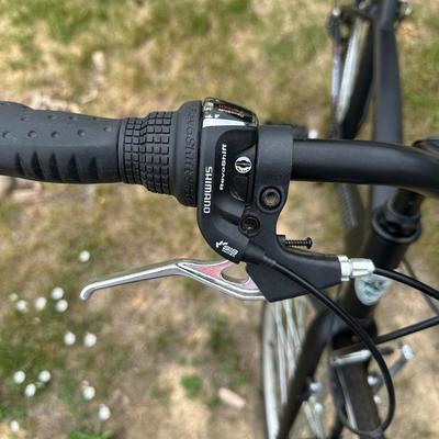 NICE SCHWINN INFINITY 7 SPEED MOUNTAIN BIKE