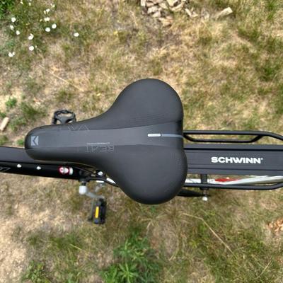 NICE SCHWINN INFINITY 7 SPEED MOUNTAIN BIKE