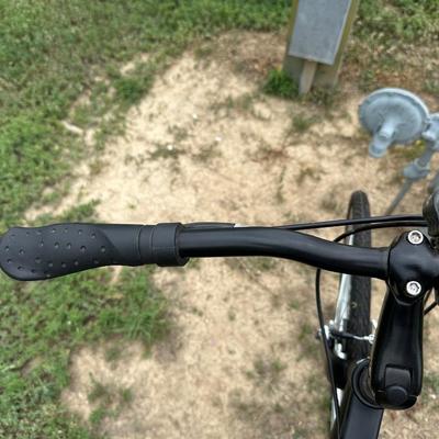 NICE SCHWINN INFINITY 7 SPEED MOUNTAIN BIKE