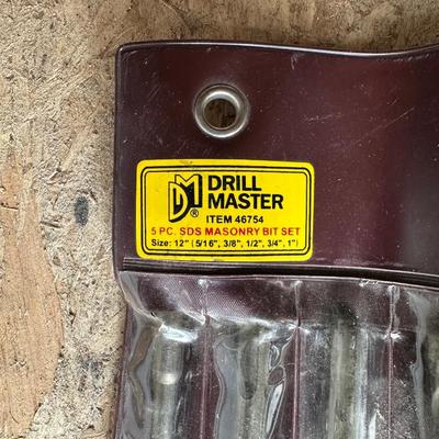 1" SDS ROTARY HAMMER AND 5 PC DRILL MASTER SDS MASONRY BIT SET