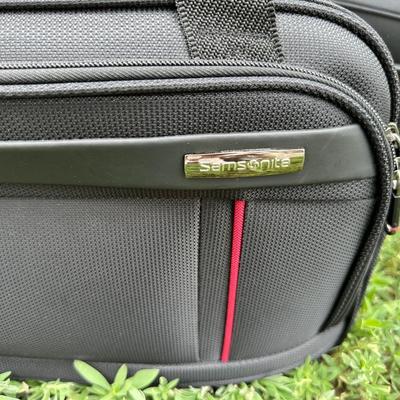 SUITCASES WITH 4 AND 2 WHEELS PLUS A CARRY ON BAG