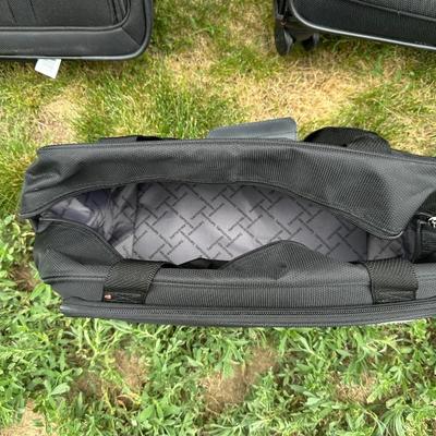 SUITCASES WITH 4 AND 2 WHEELS PLUS A CARRY ON BAG