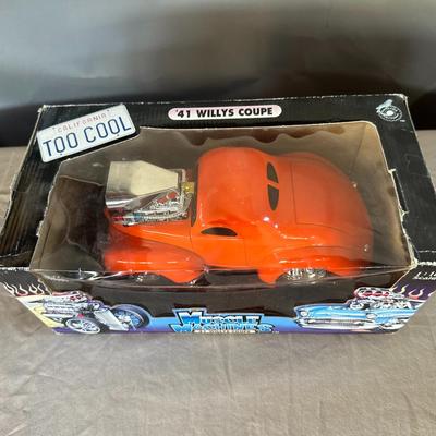Muscle Machines - '41 Willys Coupe 1:18 Die Cast Collectible Car