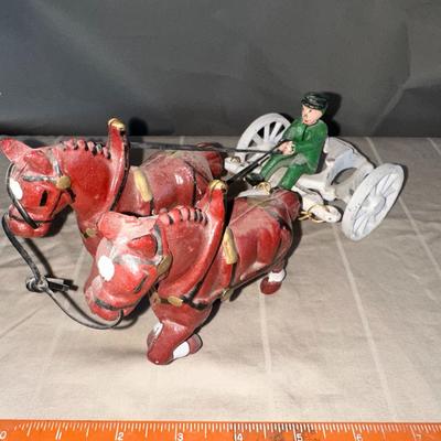 Die Cast Iron - Horseman & Carriage