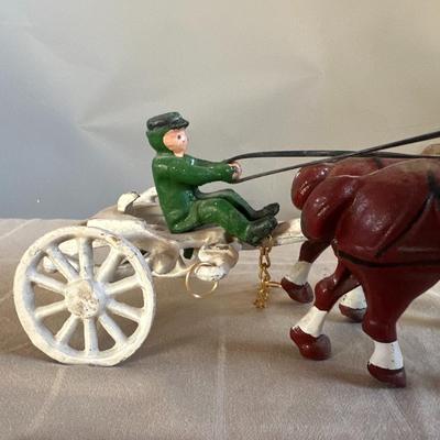 Die Cast Iron - Horseman & Carriage