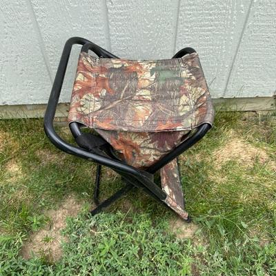 NEOPRENE WADERS SIZE 11R AND A FOLDING CHAIR WITH BACKREST AND STORAGE POCKET
