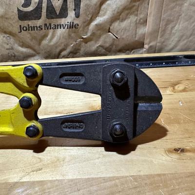 HEAVY DUTY WIRE CRIMPERS, BOLT CUTTERS AND A LEVEL