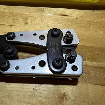 HEAVY DUTY WIRE CRIMPERS, BOLT CUTTERS AND A LEVEL