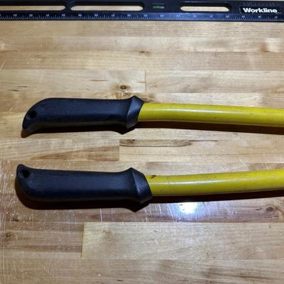 HEAVY DUTY WIRE CRIMPERS, BOLT CUTTERS AND A LEVEL