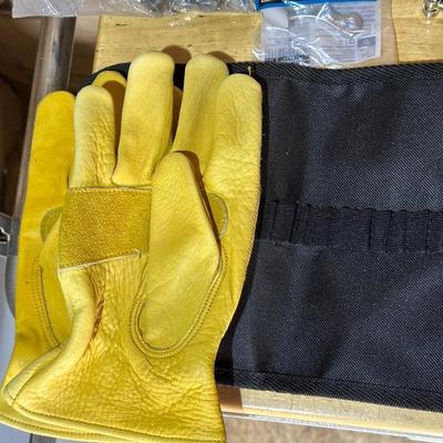 HARDWARE & LEATHER GLOVES