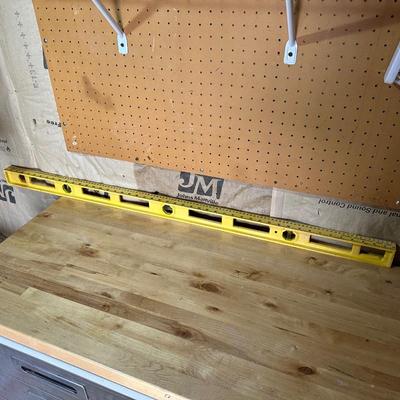 HALOGEN LAMP, 4 FT LEVEL AND A CLAMP