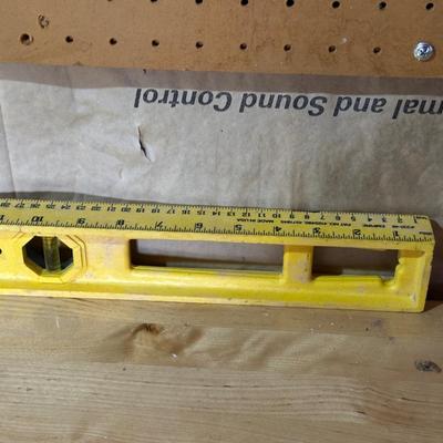 HALOGEN LAMP, 4 FT LEVEL AND A CLAMP