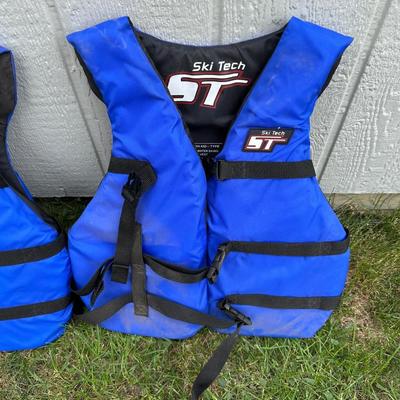 SKI TECH ADULT SIZE LIFE JACKETS UNIVERSAL FIT