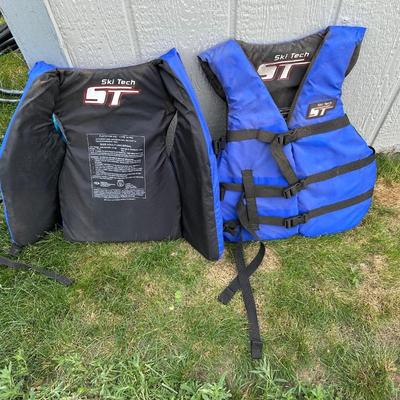 SKI TECH LIFE JACKETS UNIVERSAL FIT ADULT SIZE