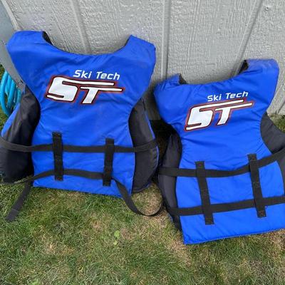 SKI TECH LIFE JACKETS UNIVERSAL FIT ADULT SIZE