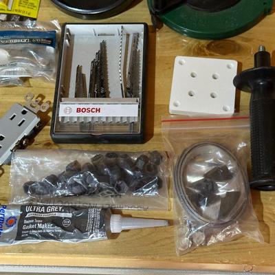 AN ASSORTMENT OF USEFUL HOUSEHOLD MAINTENANCE ITEMS