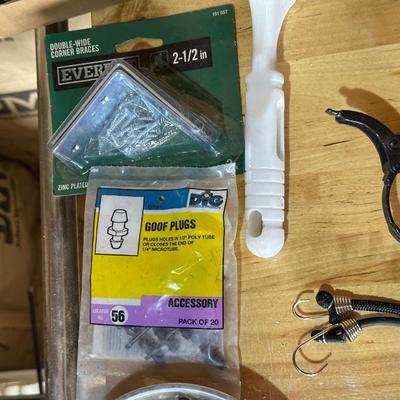 AN ASSORTMENT OF USEFUL HOUSEHOLD MAINTENANCE ITEMS