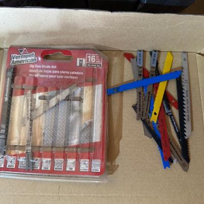 AN ASSORTMENT OF USEFUL HOUSEHOLD MAINTENANCE ITEMS