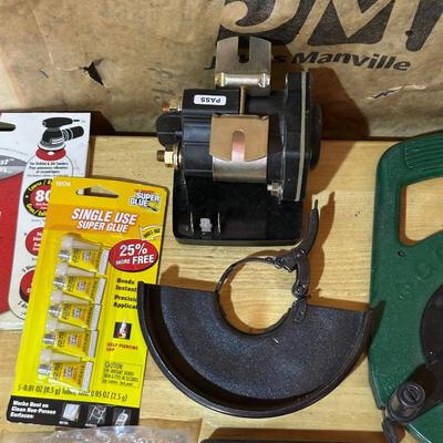AN ASSORTMENT OF USEFUL HOUSEHOLD MAINTENANCE ITEMS