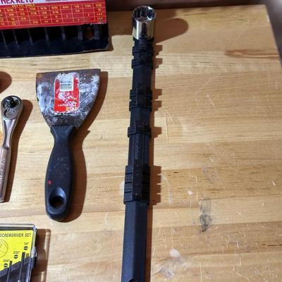 SET OF T HANDLE HEX TOOLS AND OTHER HAND TOOLS