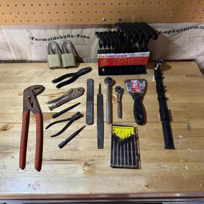 SET OF T HANDLE HEX TOOLS AND OTHER HAND TOOLS