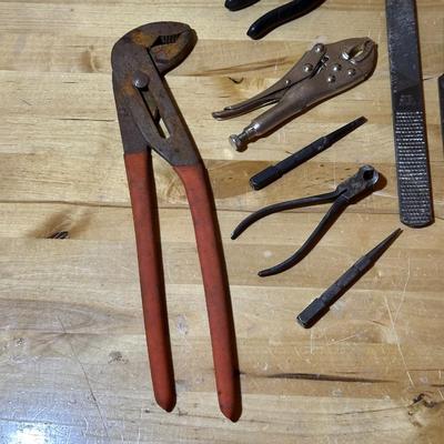 SET OF T HANDLE HEX TOOLS AND OTHER HAND TOOLS