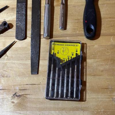 SET OF T HANDLE HEX TOOLS AND OTHER HAND TOOLS