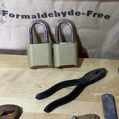 SET OF T HANDLE HEX TOOLS AND OTHER HAND TOOLS