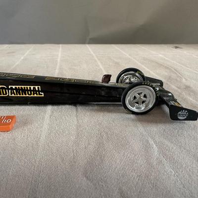 Die Cast Top Fuel Dragster Mac Tools 2002 Thunder Valley Larry Dixon