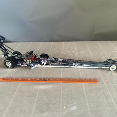 Action 1/24 Mike Dunn Yankees Top Fuel Dragster Model