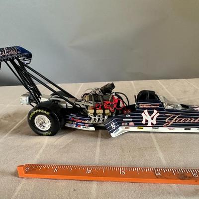 Action 1/24 Mike Dunn Yankees Top Fuel Dragster Model