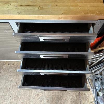 VERY NICE TOOL CHEST/WORKBENCH ON LOCKING CASTERS