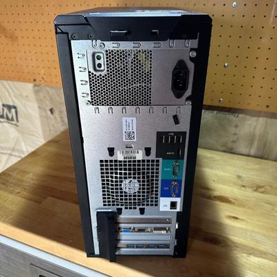 DELL POWEREDGE XENON PROCESS SERVER AND A SAMSUNG MONITOR