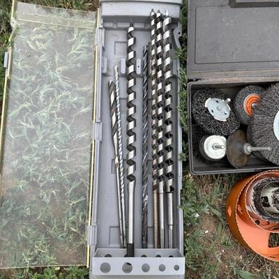 WOOD AUGER BIT SET, HOLE SAWS & WIRE WHEEL BRUSHES