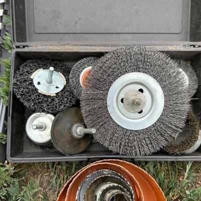WOOD AUGER BIT SET, HOLE SAWS & WIRE WHEEL BRUSHES